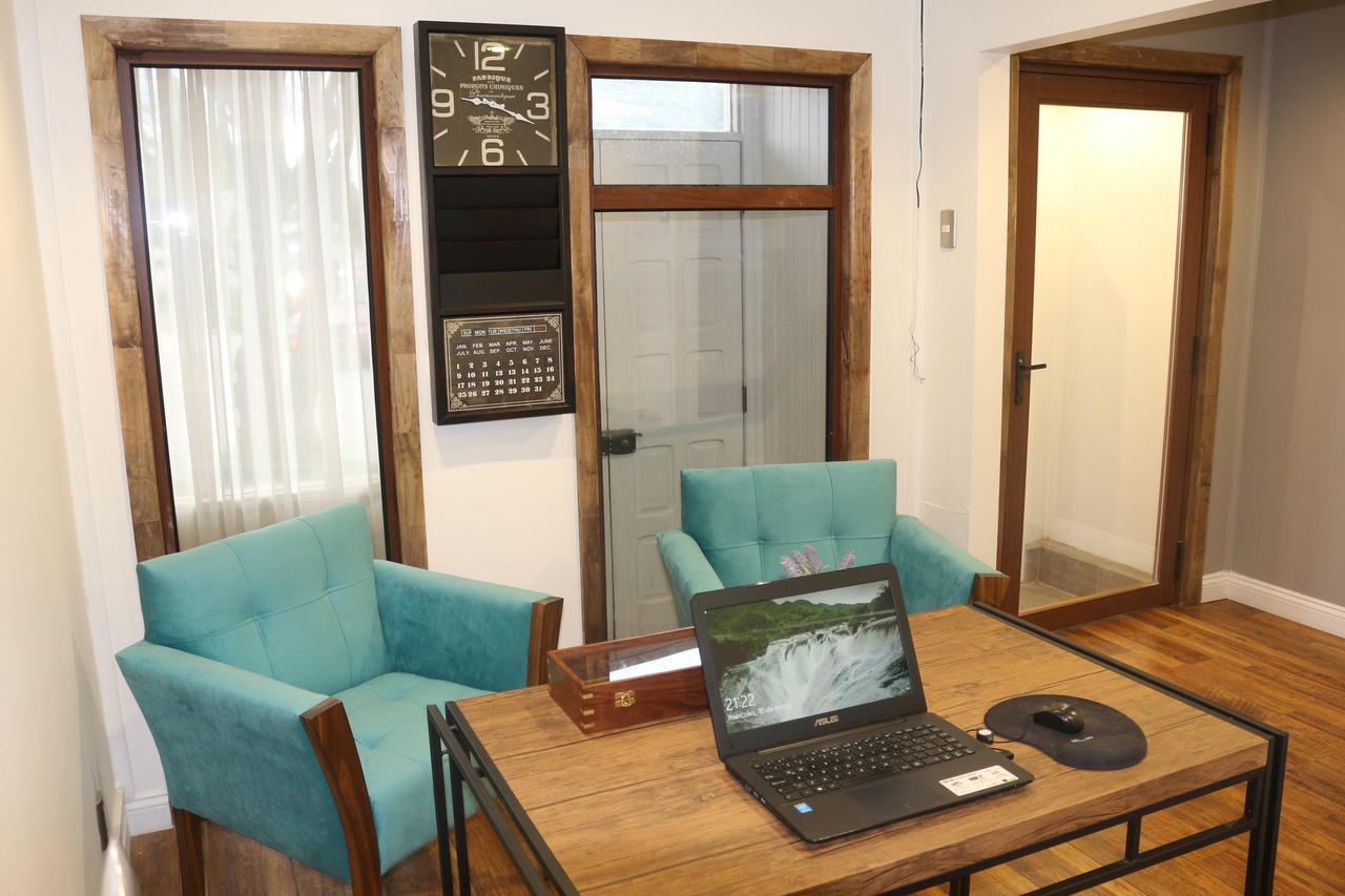 Casa De La Patagonia Hotel Пуерто Наталес Екстериор снимка